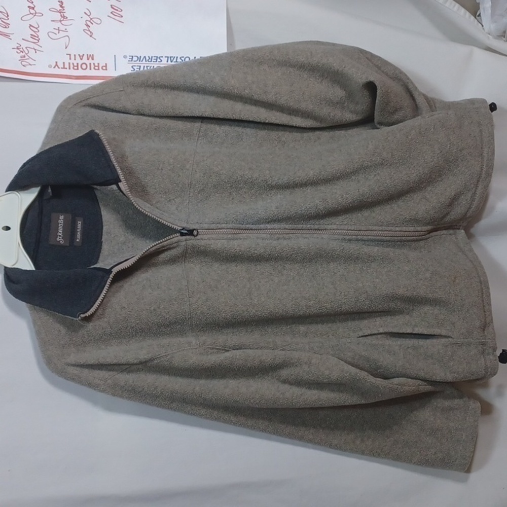 St John's bay mens jacket size m in a beautiful gray polyester w zipper front